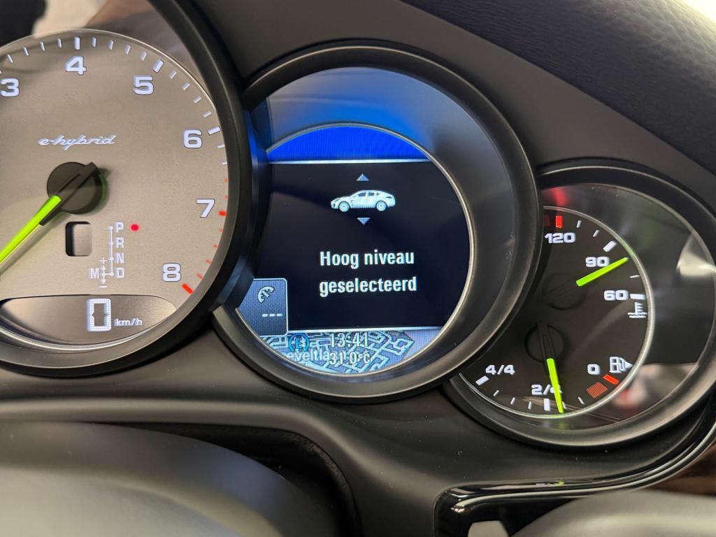 Porsche Panamera 3.0 s e-hybrid | org. nl | 1e. eigenaar | night blue metal
