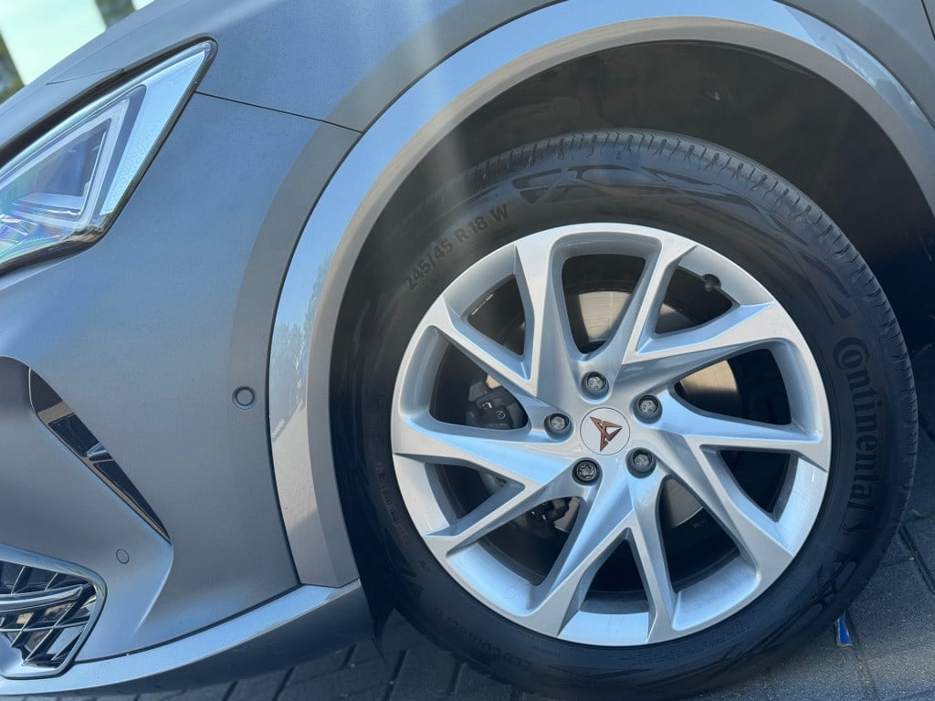 Cupra Formentor 1.4 e-hybrid business * matt grijs * navigatie * trekhaak