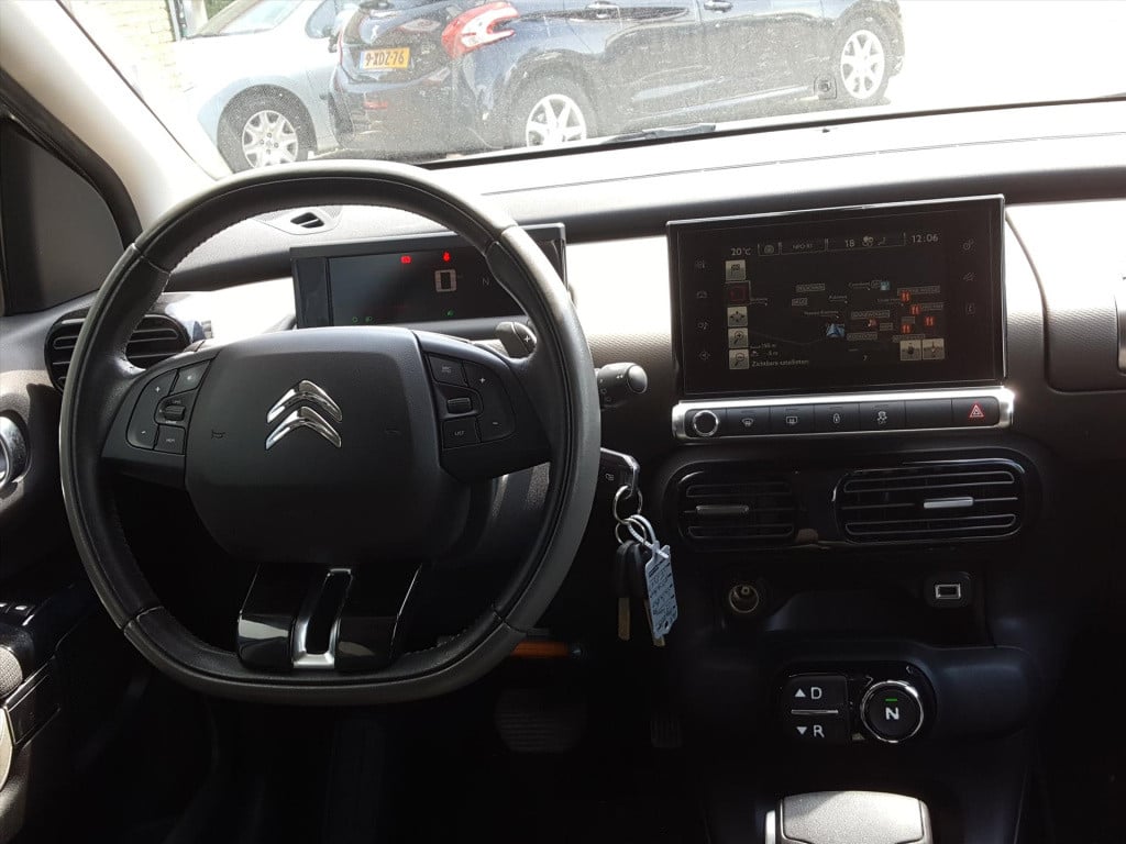 Citroen C4 Cactus vti 82pk airdream shine etg5 automaat navigatie | trekhaa