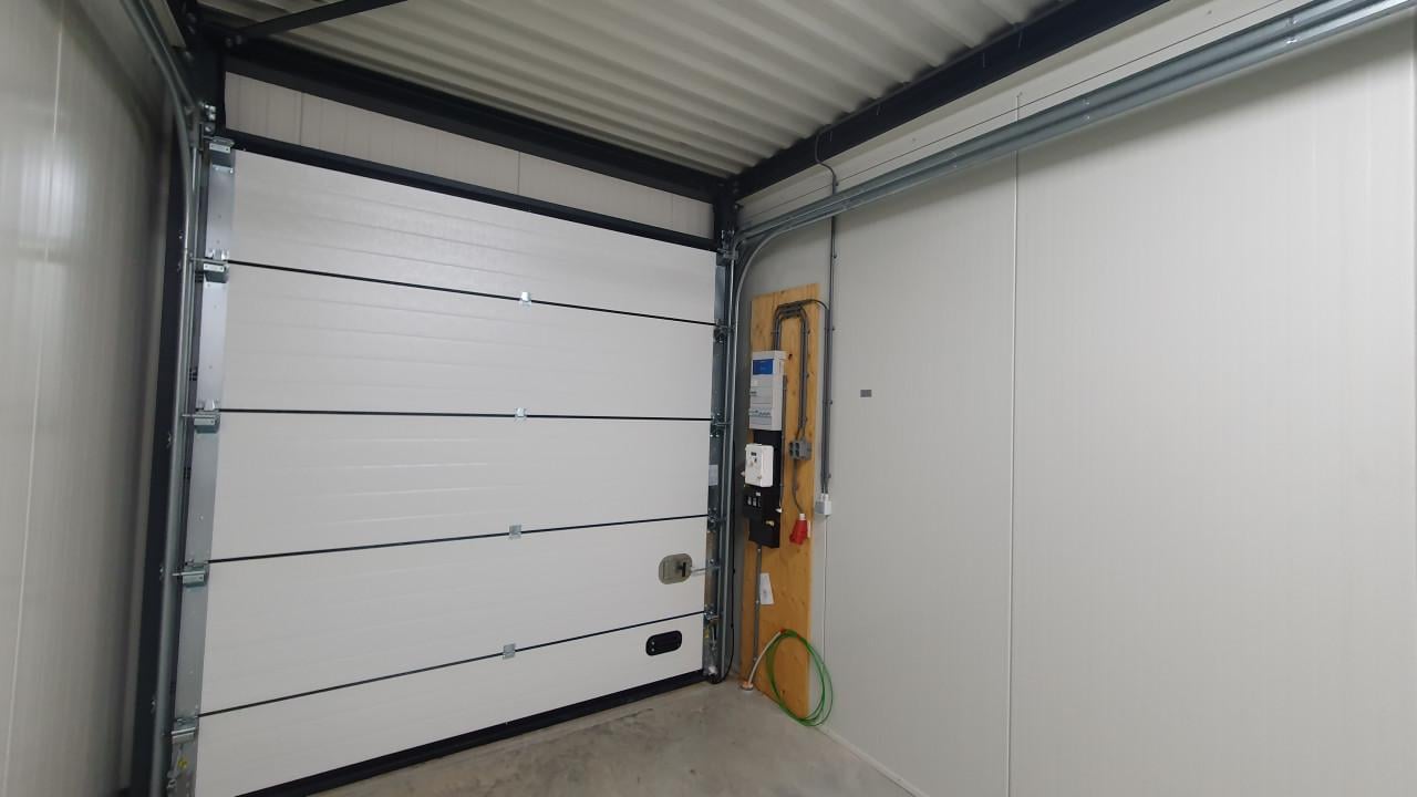 Bedrijfsruimte / garagebox 21m2 te huur in Goes