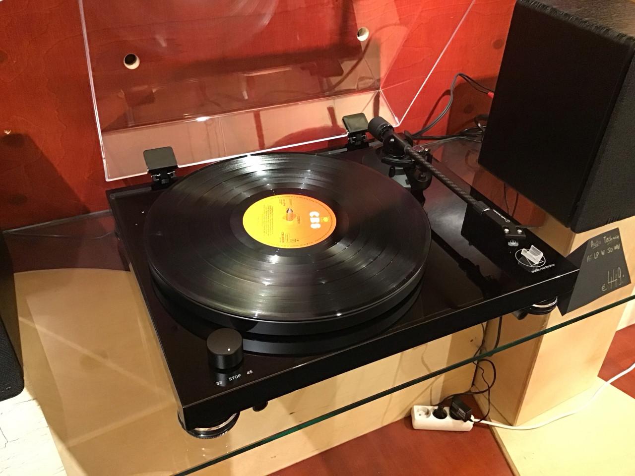 Ben je op zoek naar een platenspeler?