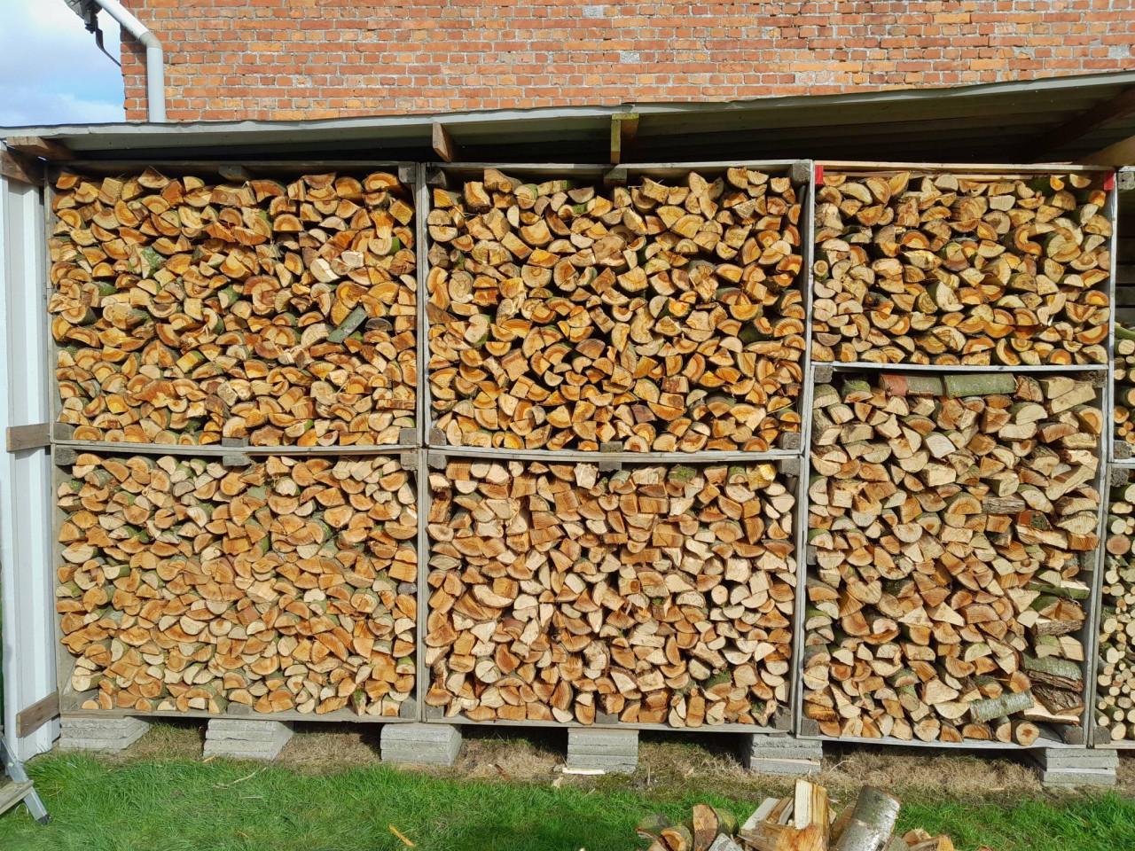 Brandhout van diverse soorten.