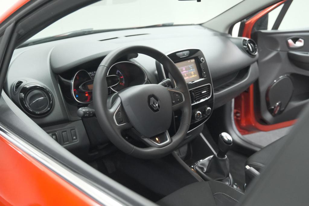 Renault Clio tce 90 limited | trekhaak | parkeersensoren | navigatie