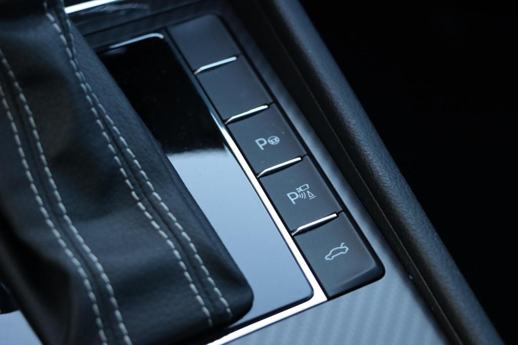 Skoda Superb combi 1.4 tsi iv sportline 218pk dsg6