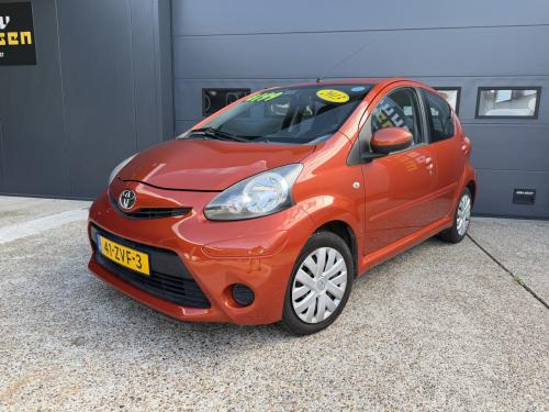 Toyota Aygo 1.0 12V Vvt-i 5DRS 2013 Dynamic Orange Airco Apk