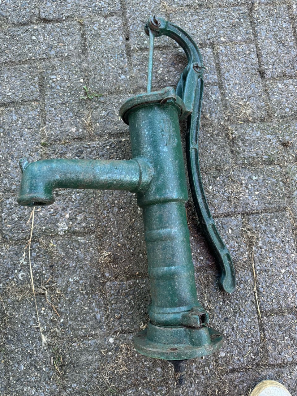 Oude waterpomp gietijzer  70 hoog