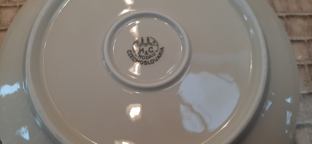 Antiek ontbijt servies