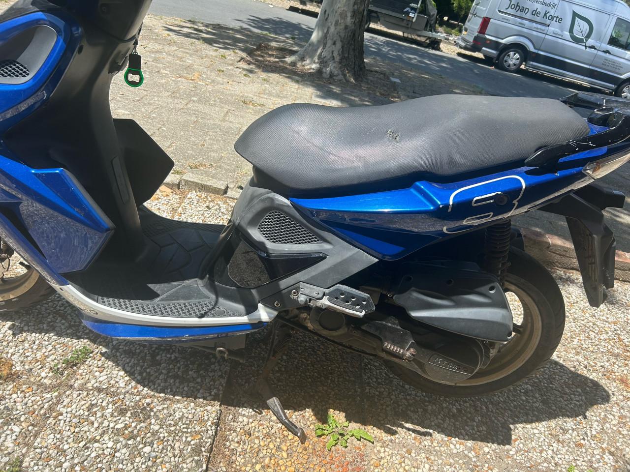 Kymco super8 geel kenteken