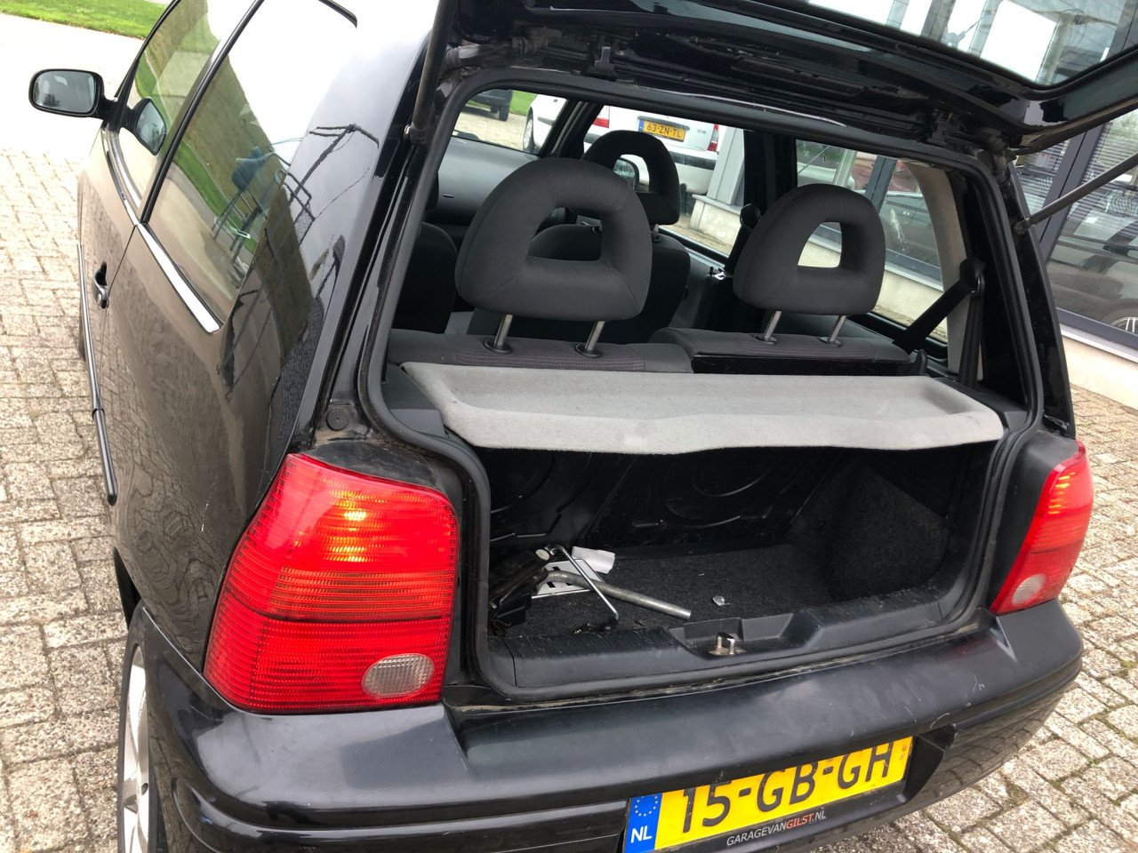 Volkswagen Lupo zwart - automaat - BJ 2000