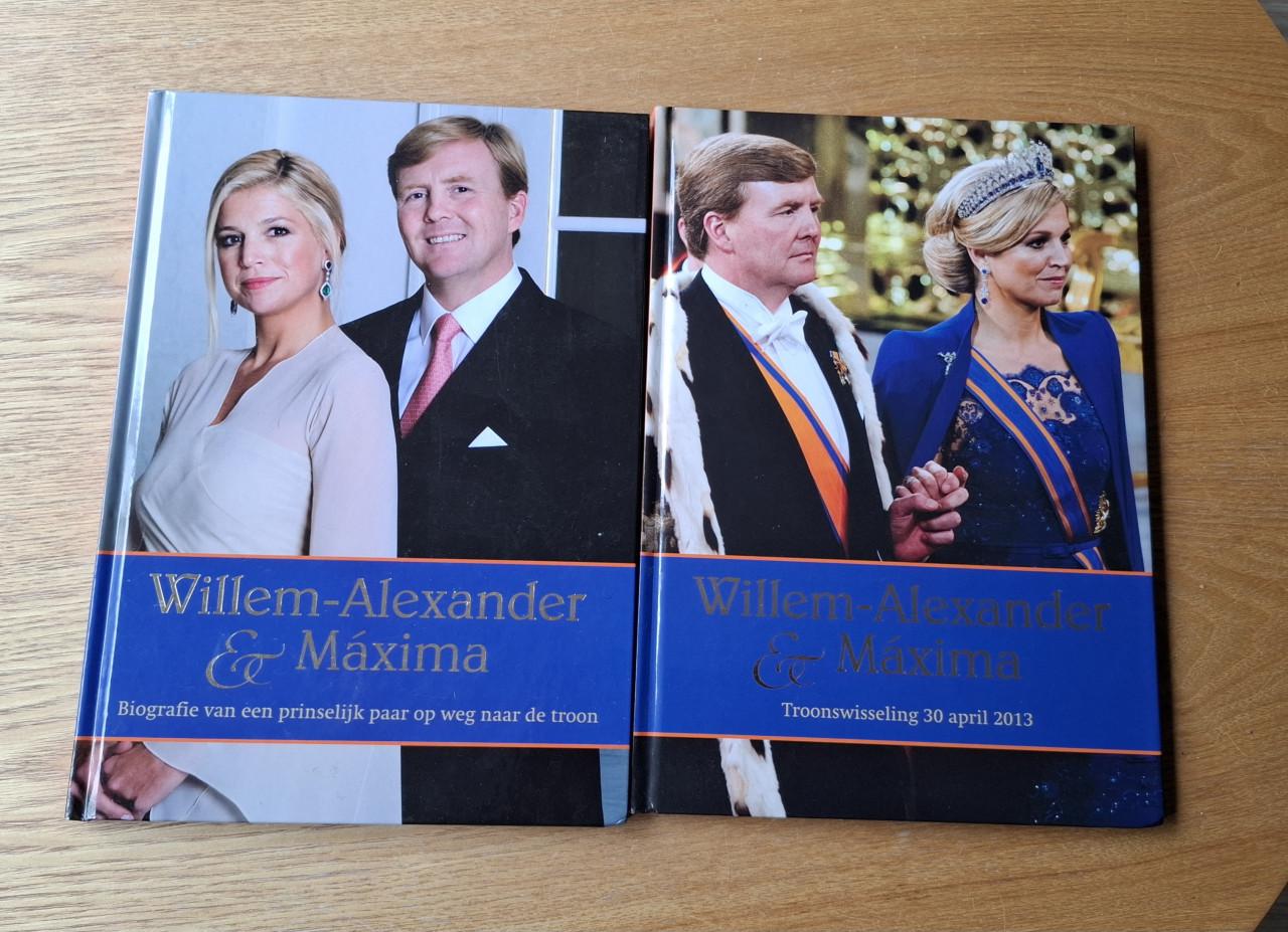 Twee boeken Koninklijk Huis