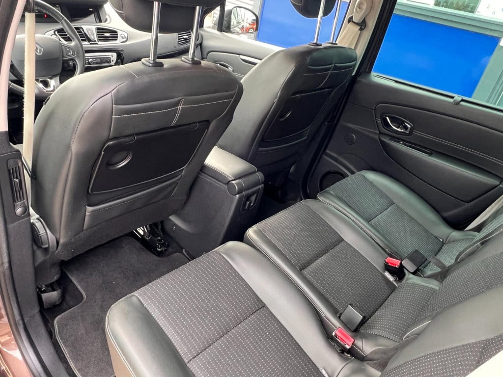 Renault Grand Scenic 1.2 tce bose 7pers. navi, camera, trekhaak enz..