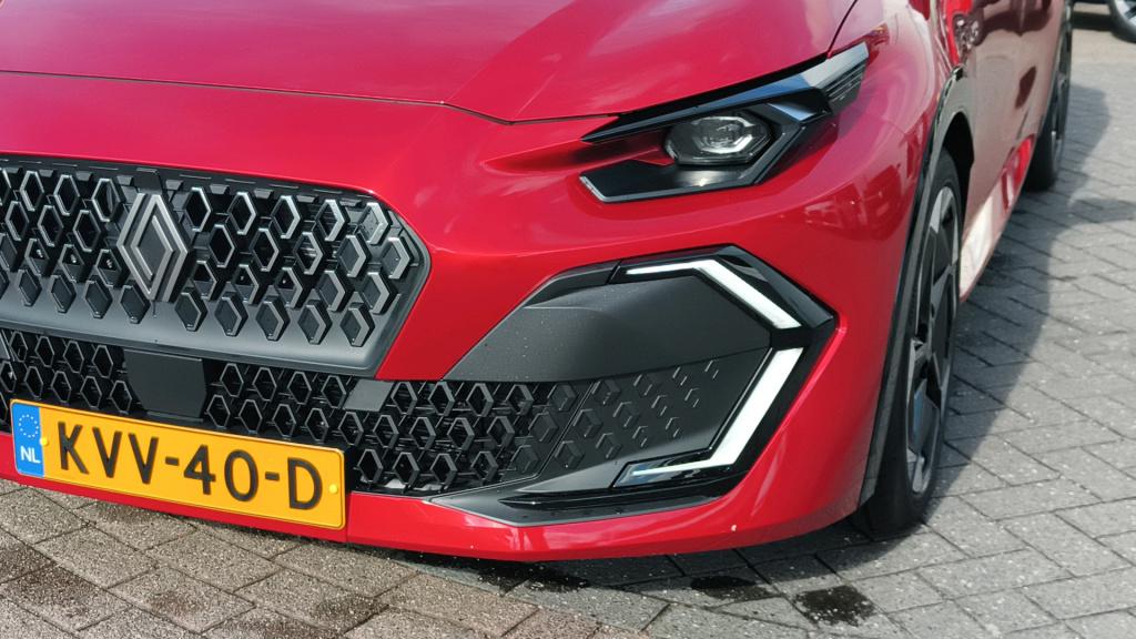 Renault Clio 1.8 hybrid 160 techno - lichtmetalen wielen 18"
