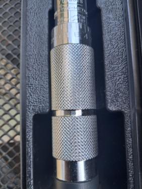 Momentsleutel en doppenset te koop