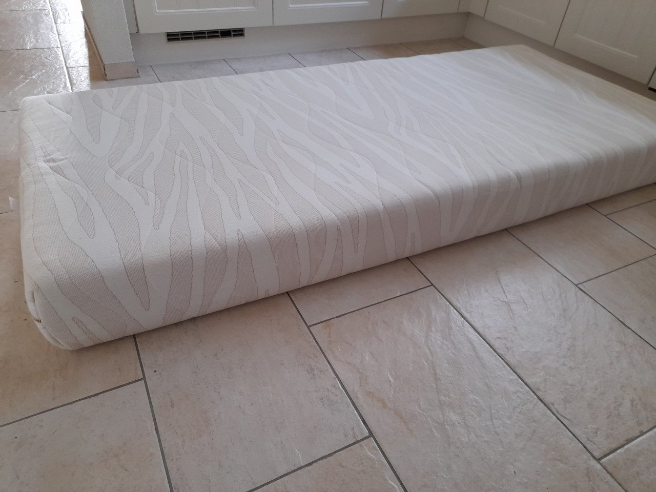 Netjes en schoon matras 90 x 200 x 18 (in goede staat )