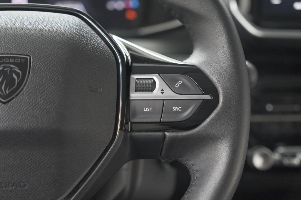 Peugeot 208 puretech 100 allure | apple carplay | parkeersensoren | climate