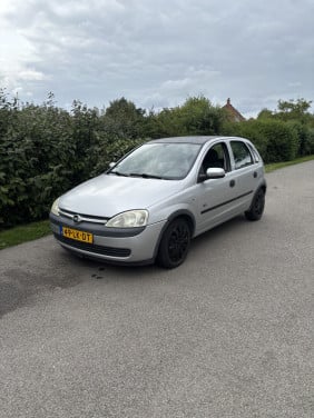Opel corsa voljaar apk!