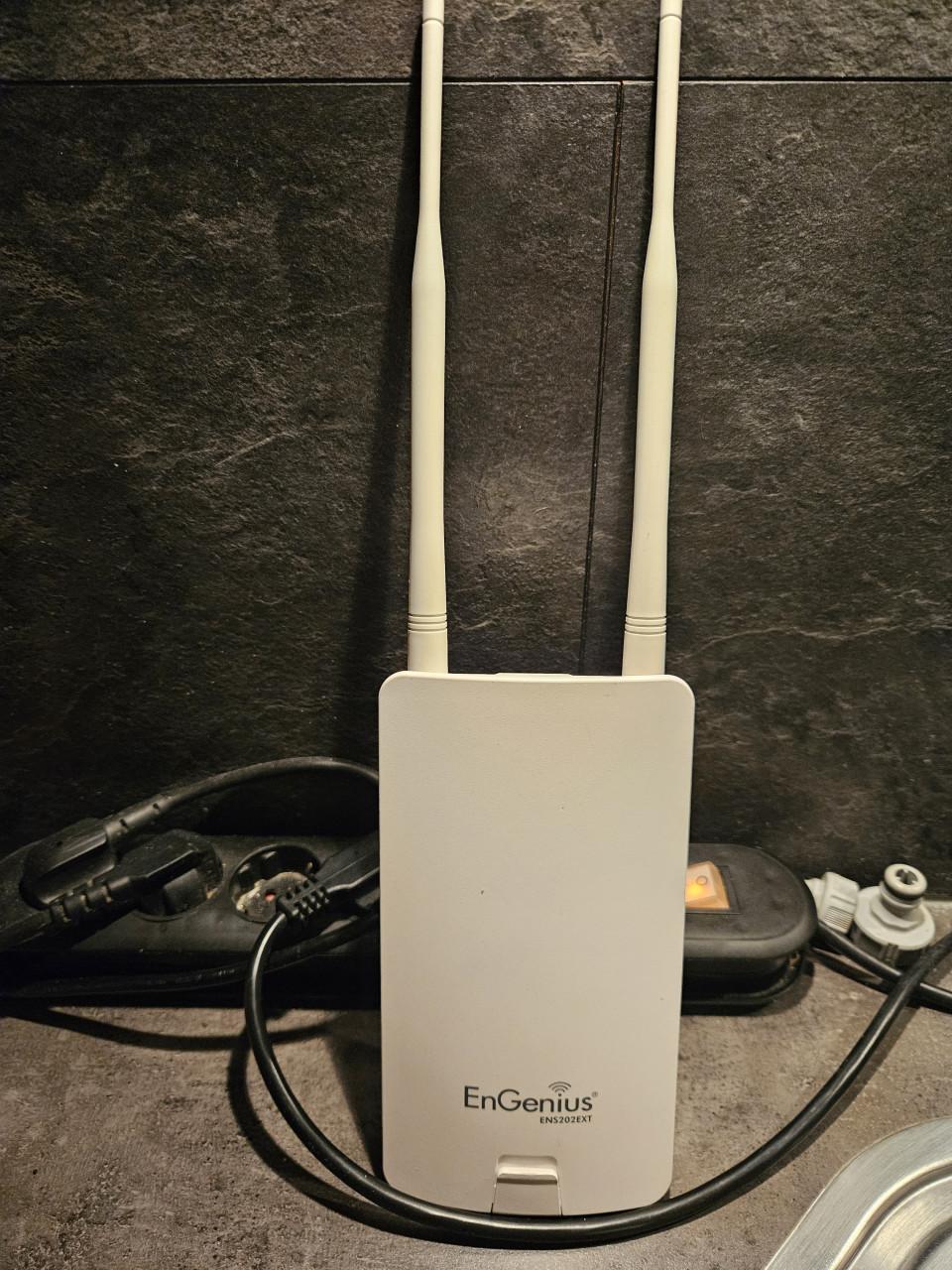 Werkende EnGenius ENS202EXT buiten WiFi hotspot....
