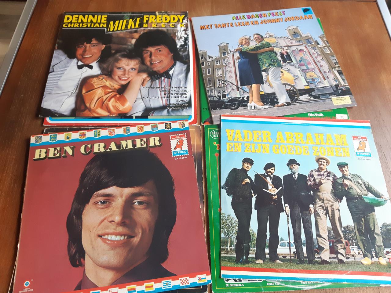 12 Nederlandstalige lp's voor 12 euro