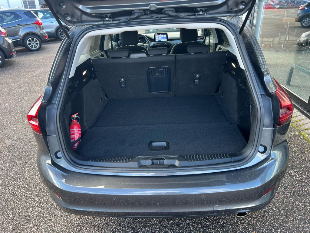 Ford Focus 1.0 ecoboost hybrid 125pk titanium , winterpack