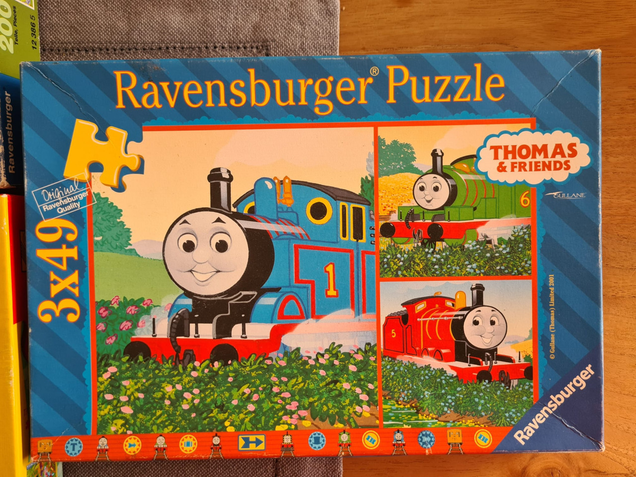 Thomas the tank ;  3 puzzels totaal 200 stukjes