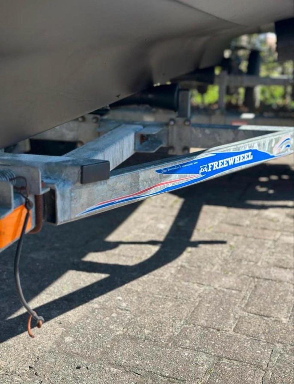 Prachtige 5.20m sloep met 30pk Suzuki buitenboordmotor