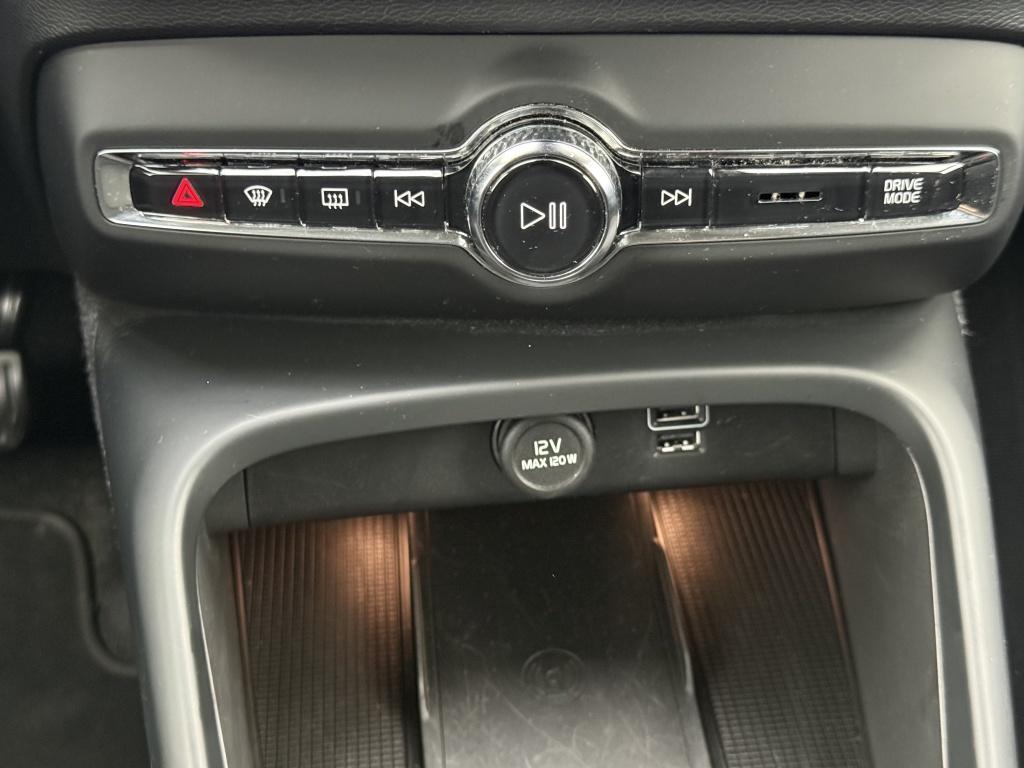 Volvo XC40 t5 262pk recharge r-design| adap.cruise| camera| trekhaak| keyle