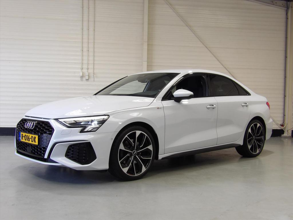 Audi A3 35 tfsi 150pk s tronic s line edition