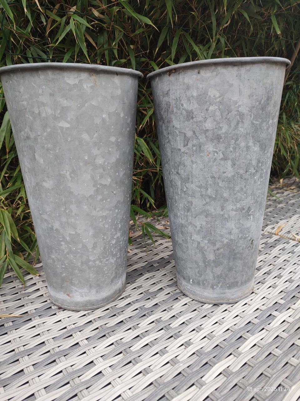 2 zinken plantenbakken