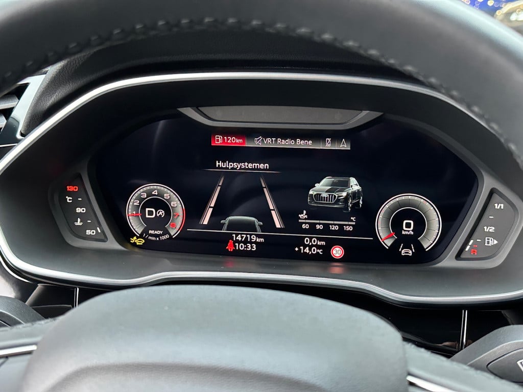Audi Q3 35 tfsi s-line | panoramadak | zwart optiek | trekhaak | camera | e
