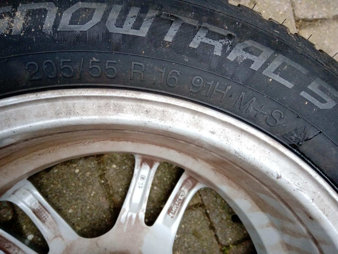 Winterbanden met lm velgen, als nieuw