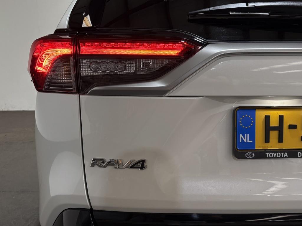 Toyota Rav4 2.5 hybrid awd bi-tone | innovation-pakket | trekhaak | panodak