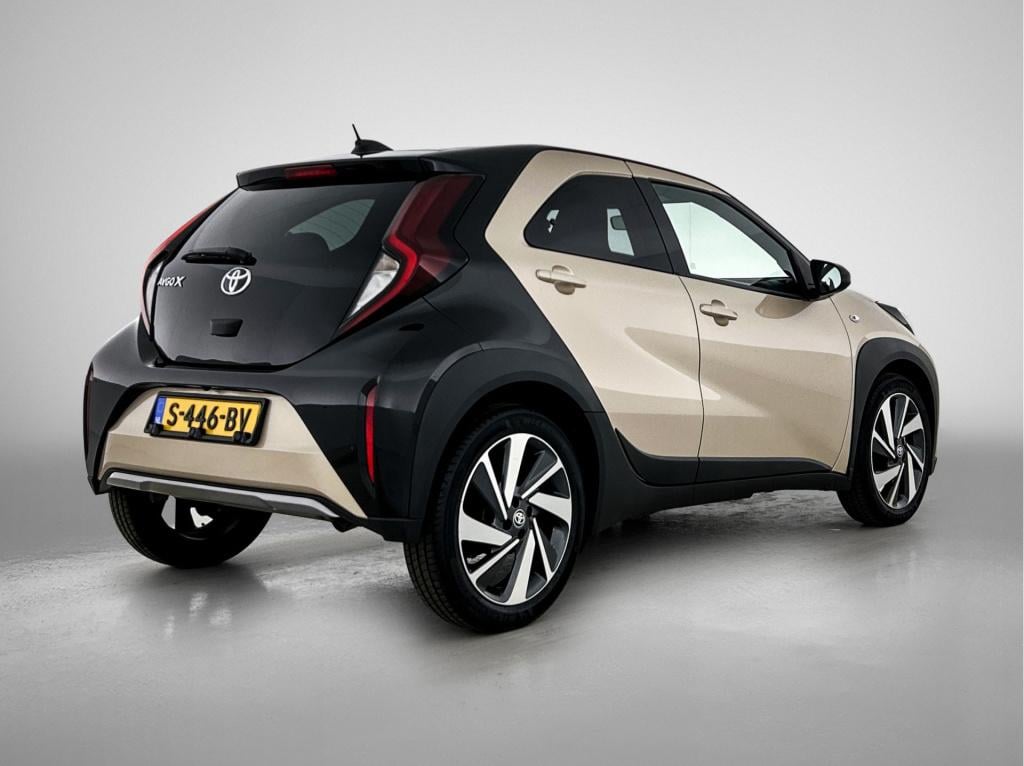 Toyota Aygo x 1.0 vvt-i s-cvt envy automaat | navigatie | jbl soundsystem |