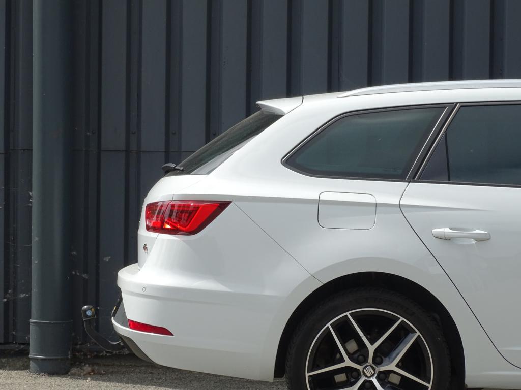 Seat Leon st 1.5 tsi fr business intense automaat | full led | pano | apple
