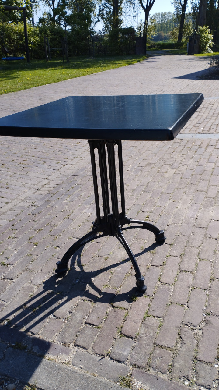 Leuke tuintafels. Ideaal voor een feestje!