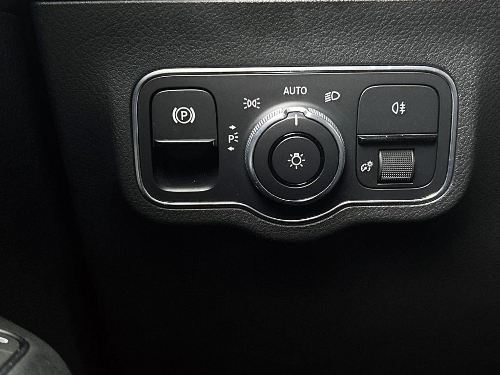 Mercedes-Benz B-Klasse 200 business solution amg | automaat | apple carplay