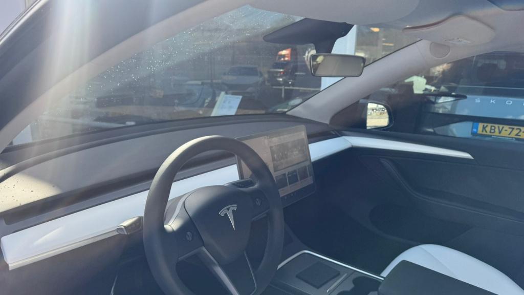 Tesla Model Y rwd 58 kwh