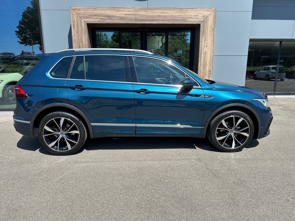Volkswagen Tiguan 1.5 tsi 150pk dsg r-line | trekhaak | panoramadak | led |