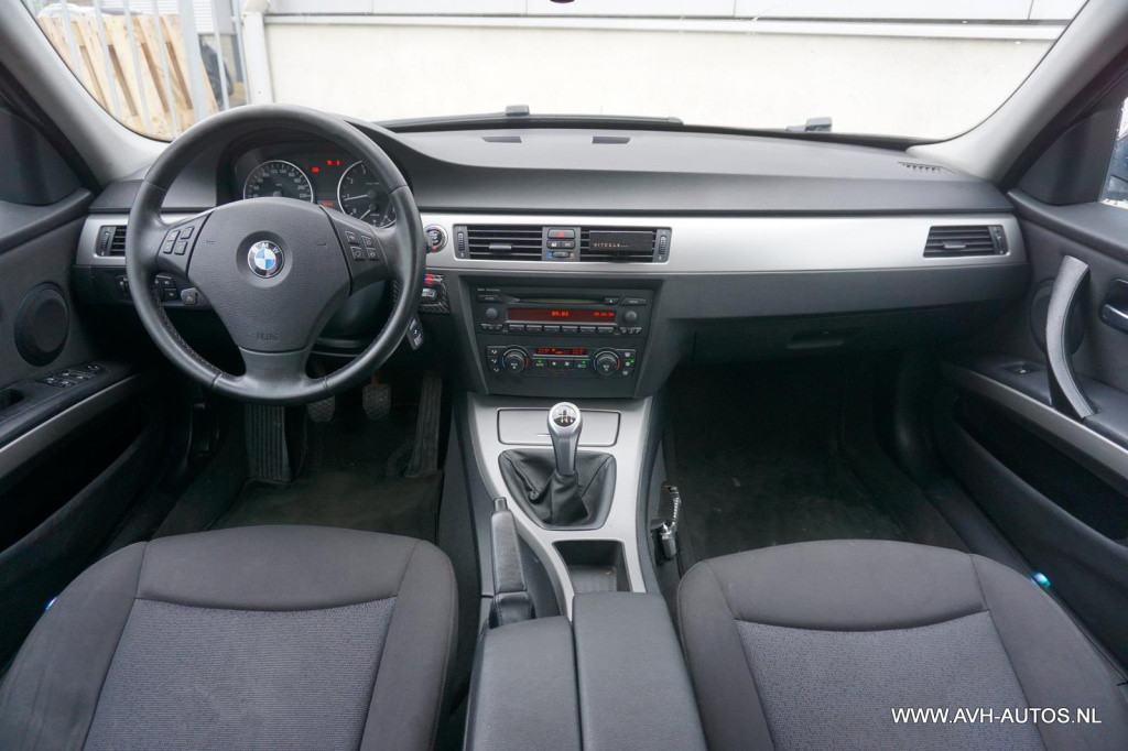 BMW 3-serie touring 320i dynamic executive