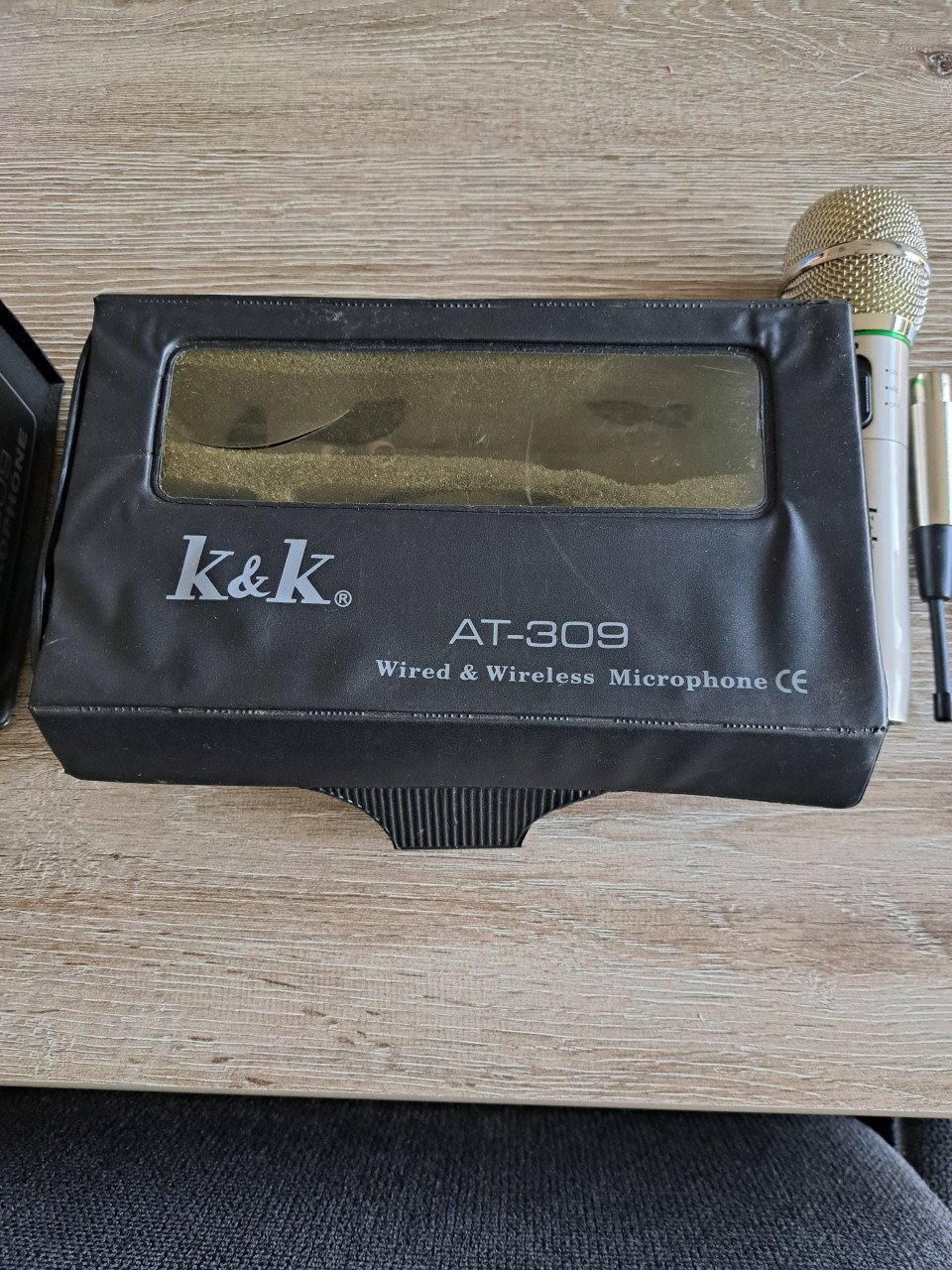 2 stuks K & K AT-309 draadloze/bedraadde microfoons