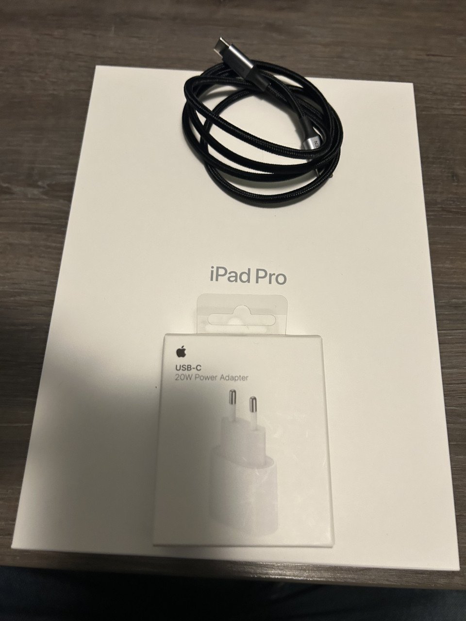 IPad M1, Pencil, Magic Keyboard, sleeve, cover