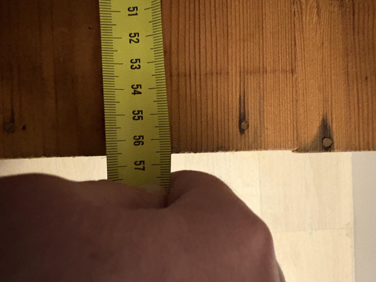 Verschillende kisten en bijzettafels