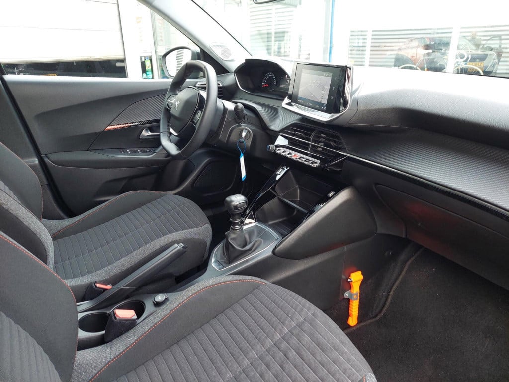 Peugeot 2008 suv 1.2 100 active pack nav/cam/trekhaak
