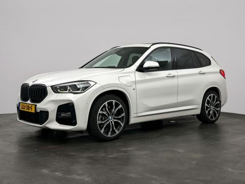 BMW X1 xDrive25e High Executive | M Sport | Head Up | Panorama | Trekhaak