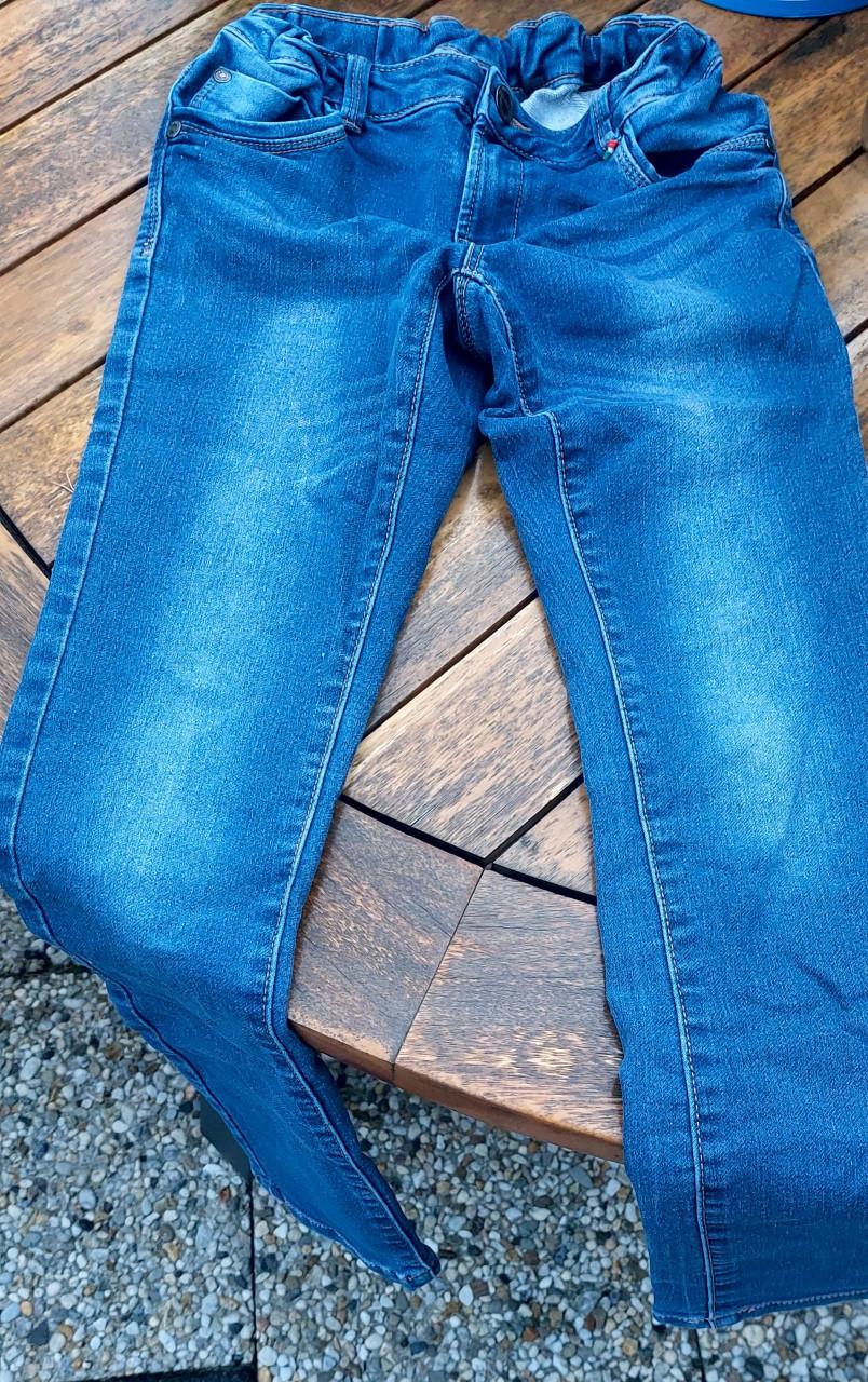 Kinderkleding spijkerbroek maat 146 en 152