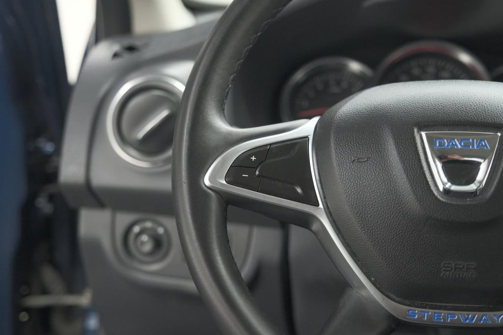 Dacia Sandero Stepway tce 90 sl | navigatie | parkeersensoren | airco