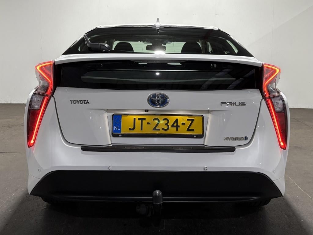 Toyota Prius 1.8 first edition | camera | bsm | pdc |