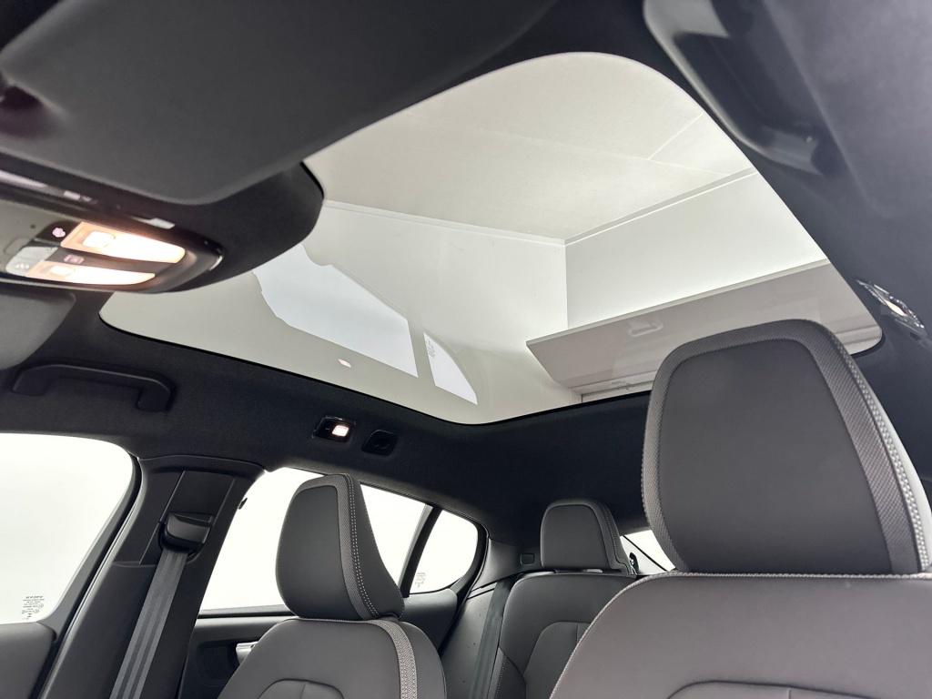 Volvo Ec40 extended range plus dark