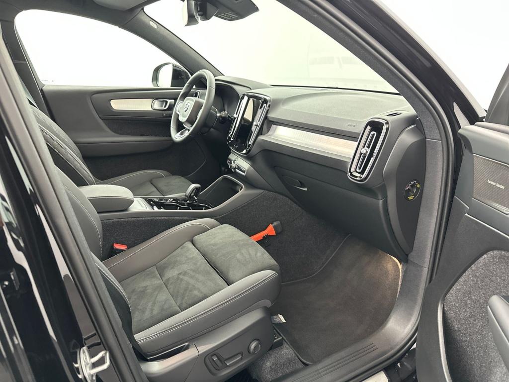 Volvo XC40 b4 197pk plus dark| 360camera| trekhaak| adap.cruise| h&k audio