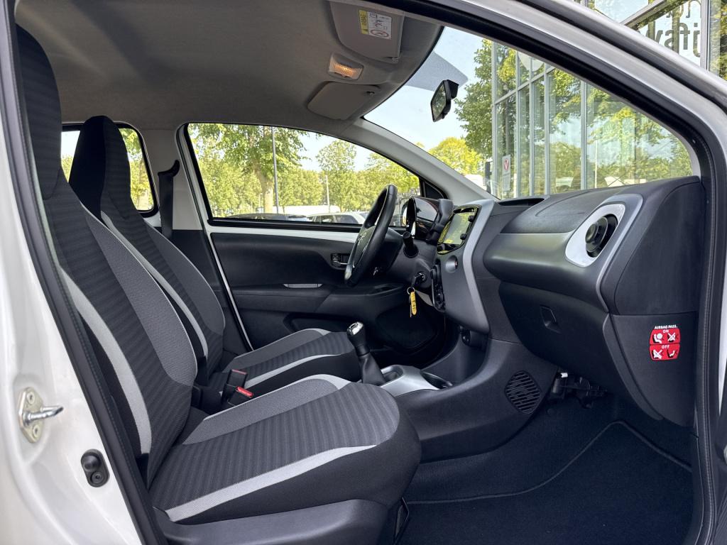 Toyota Aygo 1.0 vvt-i x-play | cruisec. | camera | airco | carplay | sportv