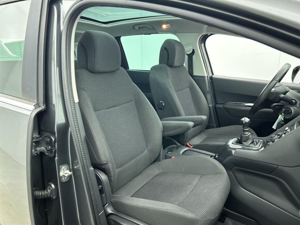 Peugeot 5008 130 pk style 7 persoons | rijklaar | trekhaak | panoramadak | 